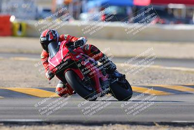 media/Dec-18-2022-SoCal Trackdays (Sun) [[8099a50955]]/Turn 2 (950am)/